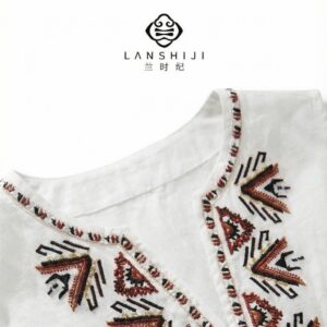 Alternative view of Hand-Beaded Embroidered Loose-Fit Sleeveless Ramie Tank Top in white | 钉珠绣花宽松无袖苎麻背心