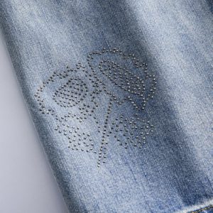 Alternative view of Puppy Rhinestone Applique Jeans | 小狗烫钻牛仔裤