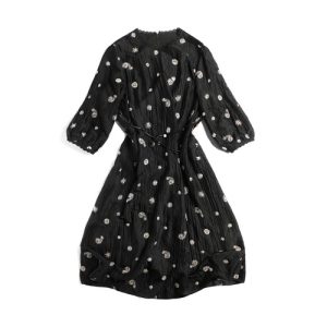 Alternative view of Pleated Dress | 压压褶连衣裙
