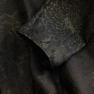 Alternative view of Mulberry Silk Jacquard Blouse in black | 黑白桑蚕丝提花小衫