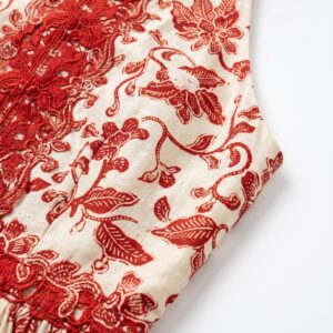 Alternative view of Clara Red