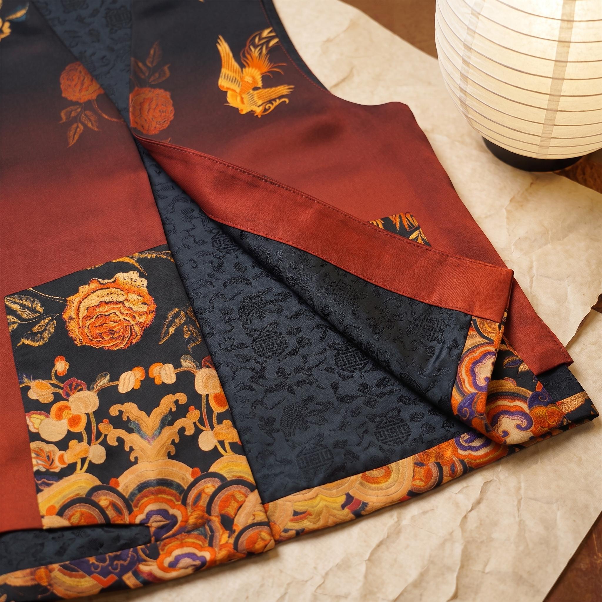 香云纱65姆米玫瑰凤吊带马甲 65 Momme Xiangyunsha Rose Phoenix Vest - Image 4