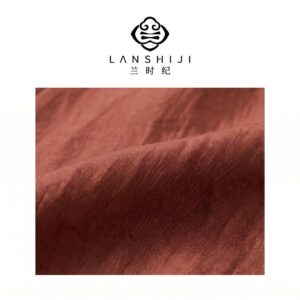 Alternative view of 酱红色香云纱茧型结构半裙 Dark red Xiangyun yarn cocoon-shaped midi skirt